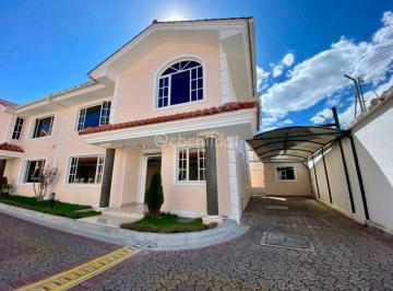 Casa de 3 habitaciones, Quito · H/ El Condado, Casa en Venta, Usd