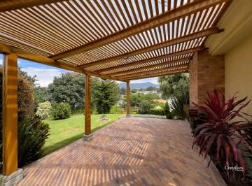 Casa de 4 habitaciones, Quito · Cumbaya, Urbanizacion de Lujo, Casa de Venta, 4 Dorm. y Estudio