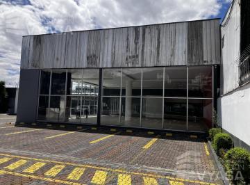 Local comercial · 1600m² · 35 Estacionamientos · Av 10 de Agosto - La Y, Excelente Local Comercial de Arriendo con 1.600 m² de Construcción