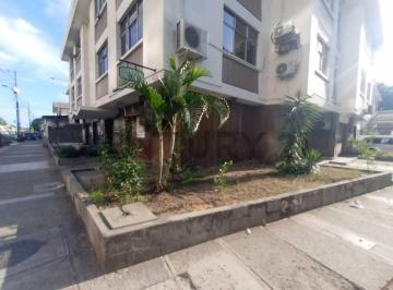 Local comercial · 130m² · 2 Estacionamientos · Vendo Local Comercial Centenario Sur 130 m² Calle R. B. de Icaza Frente a Colegio