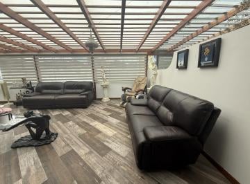 Casa · 248m² · 3 Habitaciones · 2 Estacionamientos · Casa Amplia en Venta, 3 Hab, Sector Amagasí del Inca