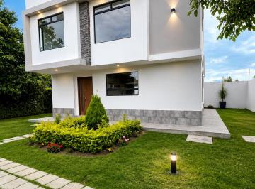 Casa de 3 habitaciones, Quito · (Na) Rento Preciosa Casa Independiente en Sta Rosa Tumbaco
