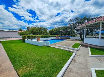 Quinta vacacional de 5 habitaciones, Quito · Venta Quinta en Tumbaco 2440 m² de Terreno con 440 de Construccion