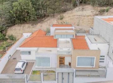 Casa · 265m² · 3 Habitaciones · 4 Estacionamientos · En Venta Villa en Charasol Azgoues