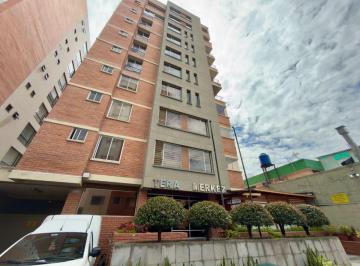 Departamento de 3 habitaciones, Quito · Renta y Vive en El Corazon Financiera de Quito!