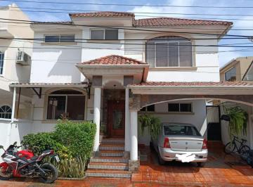Casa de 4 habitaciones, Guayaquil · Está Propiedad Es Una Joya Inmobiliaria Auto - Sustentable. con Sus 390 m² de Construcción.