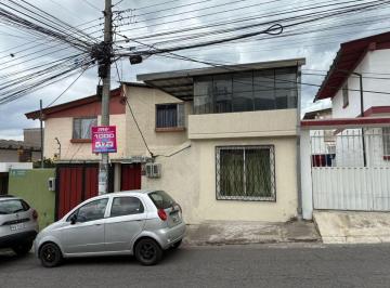 Casa de 6 habitaciones, Quito · Venta Casa Rentera en Pusuqui