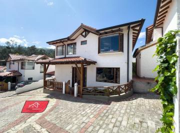 Casa · 161ha · 3 Habitaciones · 2 Estacionamientos · Venta Encantadora Casa Estilo Rustico Sector Tumbaco