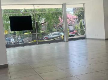 Local comercial · 300m² · 4 Estacionamientos · Local Comercial en La Floresta