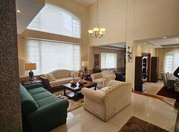 Casa · 384m² · 5 Habitaciones · 5 Estacionamientos · Urb. El Condado, Casa Flamante, Seguridad 24 Hs, Patio