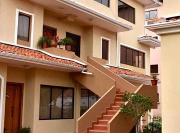 Departamento de 3 habitaciones, Cuenca · De Oportunidad Hermoso Departamento Dúplex en Venta | Av Loja y Remigio Crespo – Cuenca