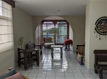 Departamento de 3 habitaciones, Guayaquil · Departamento de Lujo Remodelado en El Corazón del Barrio Centenario - 166 m²