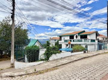 Casa de 3 habitaciones, Quito · Se Vende Casa