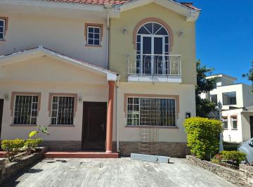 Casa de 3 habitaciones, Quito · Casa de 3 Dorm. en Venta con Patio y Terraza– Valle de Los Chillos
