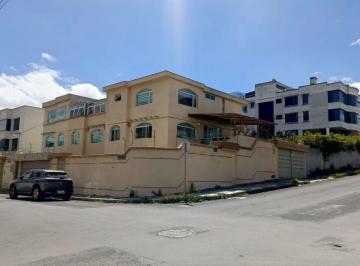 Casa de 5 habitaciones, Quito · Arriendo Casa Uso Residencial o Corporativo en Ponceano