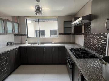 Departamento · 250m² · 4 Habitaciones · 1 Estacionamiento · Casa de 4 Dorm. con Baño Privado y Amplio Terreno en Coopedac – Sangolquí