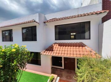 Casa de 12 habitaciones, Quito · Casa Rentera en Venta | 4 Departamentos | Intercambiador de Carcelén