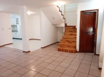 Casa · 144m² · 3 Habitaciones · 1 Estacionamiento · Casa en Chillogallo