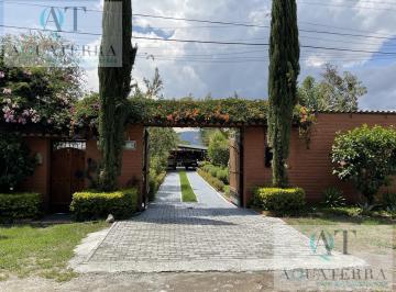 Bodega-Galpón · 145m² · 5 Habitaciones · Ahd Casa en Venta en Puembo: 2,500 m² de Terreno Ideal Para Tu Proyecto o Descanso