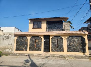 Casa de 3 habitaciones, Guayaquil · Vendo Guayacanes Dos Plantas Amplio Garaje Acepto Biess