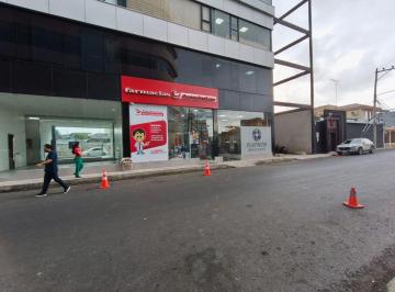 Local comercial , Machala · Renta Local Comercial P. B. Edif. Platinum Center