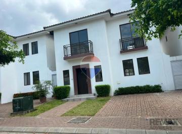 Casa · 135m² · 3 Habitaciones · 2 Estacionamientos · Venta Casa 3dm Vía a La Costa Villas del Bosque