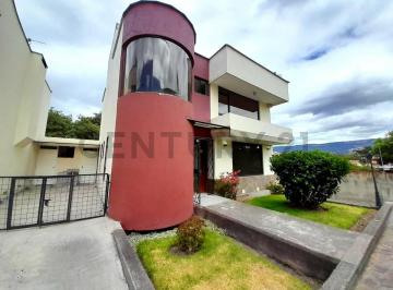 Casa · 230m² · 6 Habitaciones · 1 Estacionamiento · Casa Independiente de 200 m² en Capelo, Valle de Los Chillos - $105.000