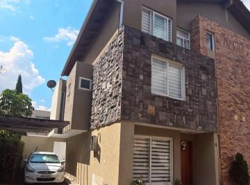 Casa · 180m² · 4 Habitaciones · 2 Estacionamientos · Casa en Venta · La Primavera Cumbayá · 228 m² · 4 Dorm. - 3 Baños - 2 Parq. - Jardín Bbq ·