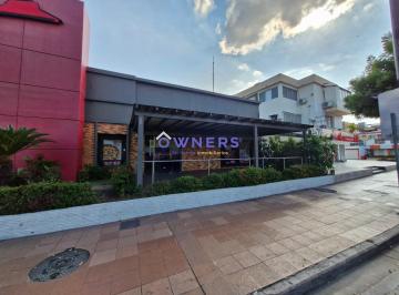 Local comercial · 724m² · 3 Estacionamientos · Venta Local Comercial en Urdesa Av Victor Emilio Estrada (Cmc)