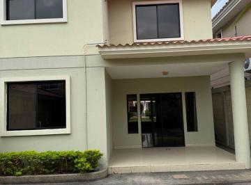 Casa de 3 habitaciones, Guayaquil · Casa de 255 m² con 3 Dorm. en Venta en Samborondón Us$260.000
