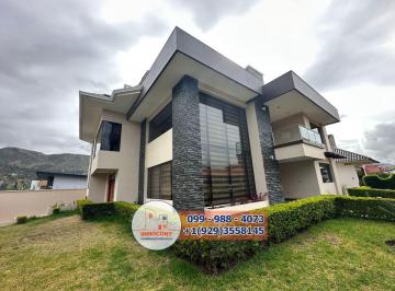Casa de 3 habitaciones, Cuenca · Espectacular Casa Amoblada de Lujo en Venta Challuabamba