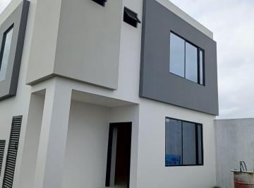Casa de 3 habitaciones, Manta · Casa de Venta en Manta Zona Sur
