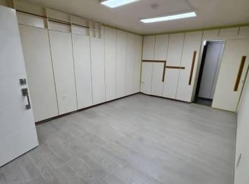 Consultorio de 1 habitación, Quito · En Renta Consultorio 30 m² Sector U. Central