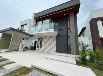 Casa de 4 habitaciones, Guayaquil · Casa Moderna de Estreno en Venta – Isla Celeste