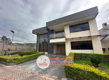 Departamento de 3 habitaciones, Cuenca · Casa de Renta con Amplia Area Verde en Zona Residencial Exclusiva Cuenca