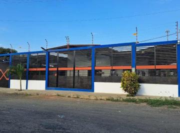 Casa de 3 habitaciones, Manta · Casa de Venta en Manta Sector Norte en Villamarina