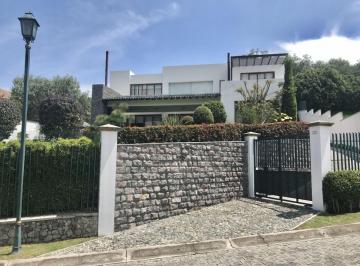 Casa de 4 habitaciones, Quito · Vendo Casa Urbanización Meneses Pallares