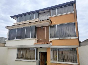 Casa de 8 habitaciones, Tulcán · Casa en Venta Ciudad de Tulcán