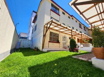 Casa de 4 habitaciones, Quito · Venta Casa en Conjunto Sector Solca, Calle Los Anturios