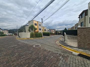 Casa de 4 habitaciones, Quito · Casa de 132 m² con 4 Habitaciones en Venta en Selva Alegre, Sangolqui