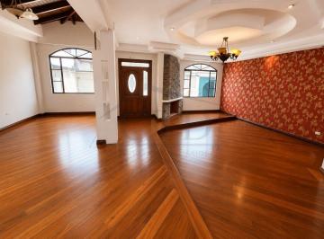 Departamento de 3 habitaciones, Quito · Venta de Amplio Departamento de 310 m² en Urbanización El Condado
