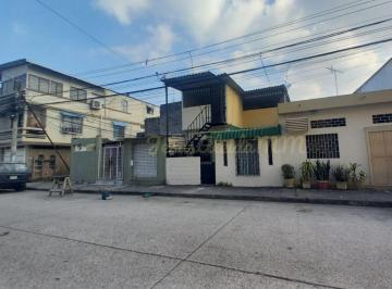 Casa de 4 habitaciones, Guayaquil · Casa en Venta con Uso Comercial y Residencial en Sauces 7, Guayaquil