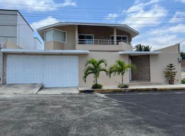 Casa de 4 habitaciones, Manta · Casa de Venta en Barbasquillo Manta