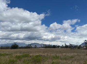 Terreno / Lote , Pedro Moncayo · Terreno en Venta 56.000 m², en Malchinguí
