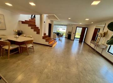 Casa de 3 habitaciones, Quito · Rento Casa Amoblada 3 Dorm. Vía a Nayon