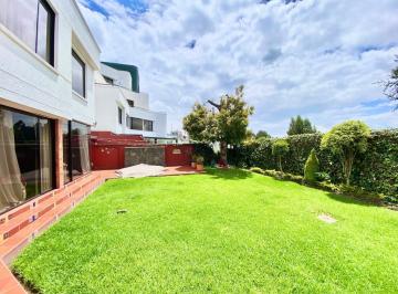 Departamento · 164m² · 2 Habitaciones · 2 Estacionamientos · Departamento de Venta con Patio - El Bosque