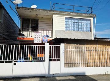 Casa de 6 habitaciones, Portoviejo · Casa de Venta en Portoviejo Zona Estadio Reales T