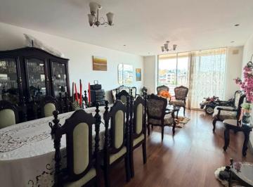 Departamento de 3 habitaciones, Quito · Vendo Hermoso y Moderno Departamento