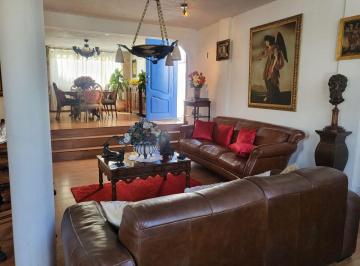 Casa de 4 habitaciones, Quito · Casa Independiente en Ventasector Ponceano Alto