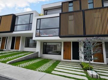 Casa · 149m² · 1 Estacionamiento · Casa en Venta de 4 Habitacion en El Sector Norte de Ambato